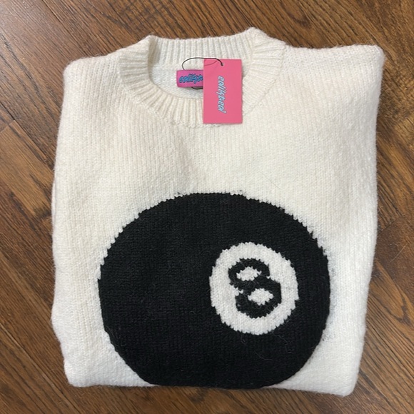 Magic 8 Oversized Chunky Knit Sweater - Picture 10 of 11